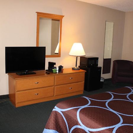 Super 8 By Wyndham East Stroudsburg - Poconos Hotell Exteriör bild