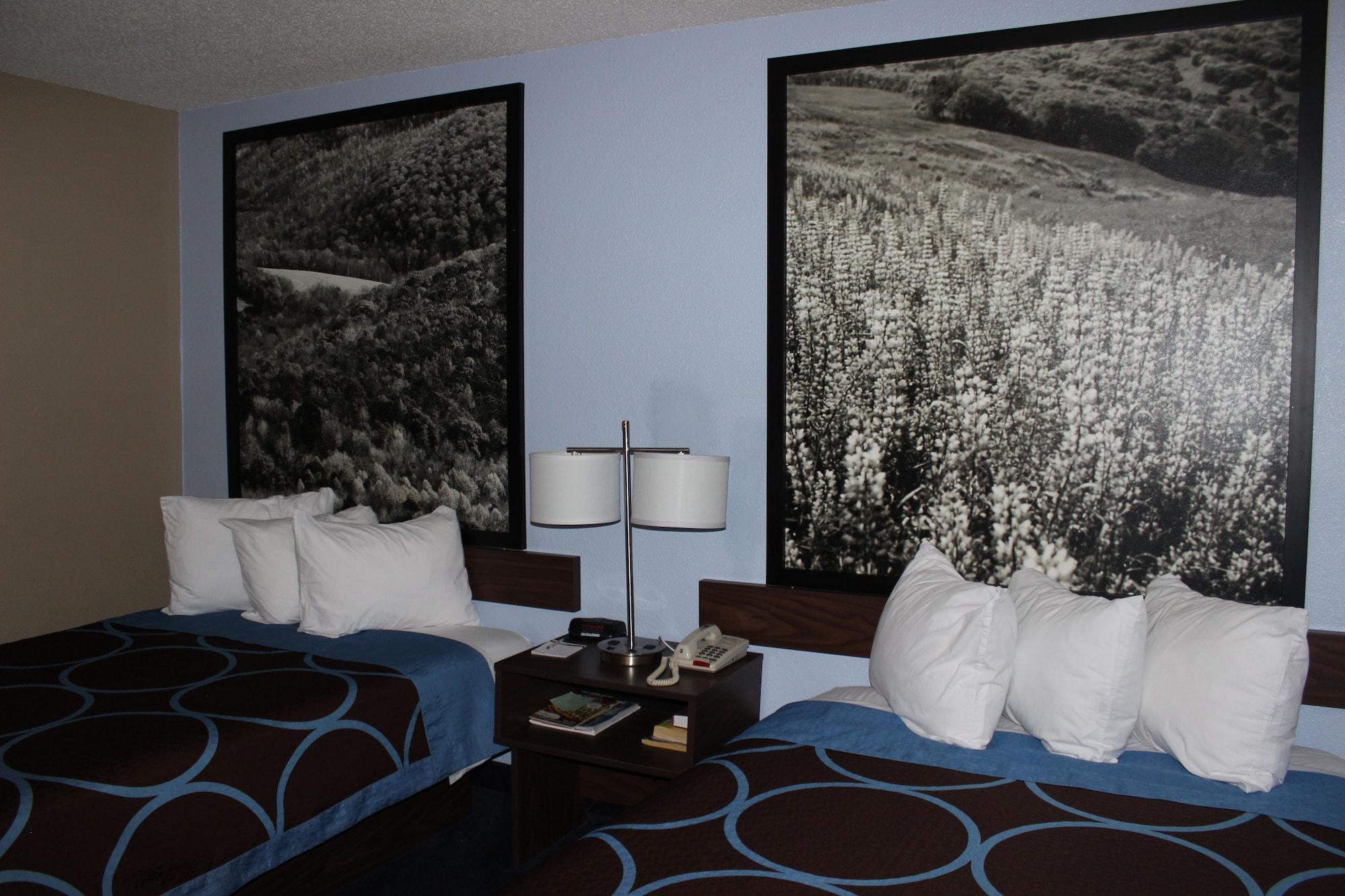 Super 8 By Wyndham East Stroudsburg - Poconos Hotell Exteriör bild