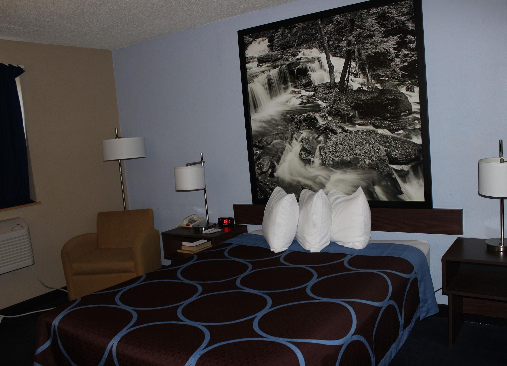 Super 8 By Wyndham East Stroudsburg - Poconos Hotell Exteriör bild
