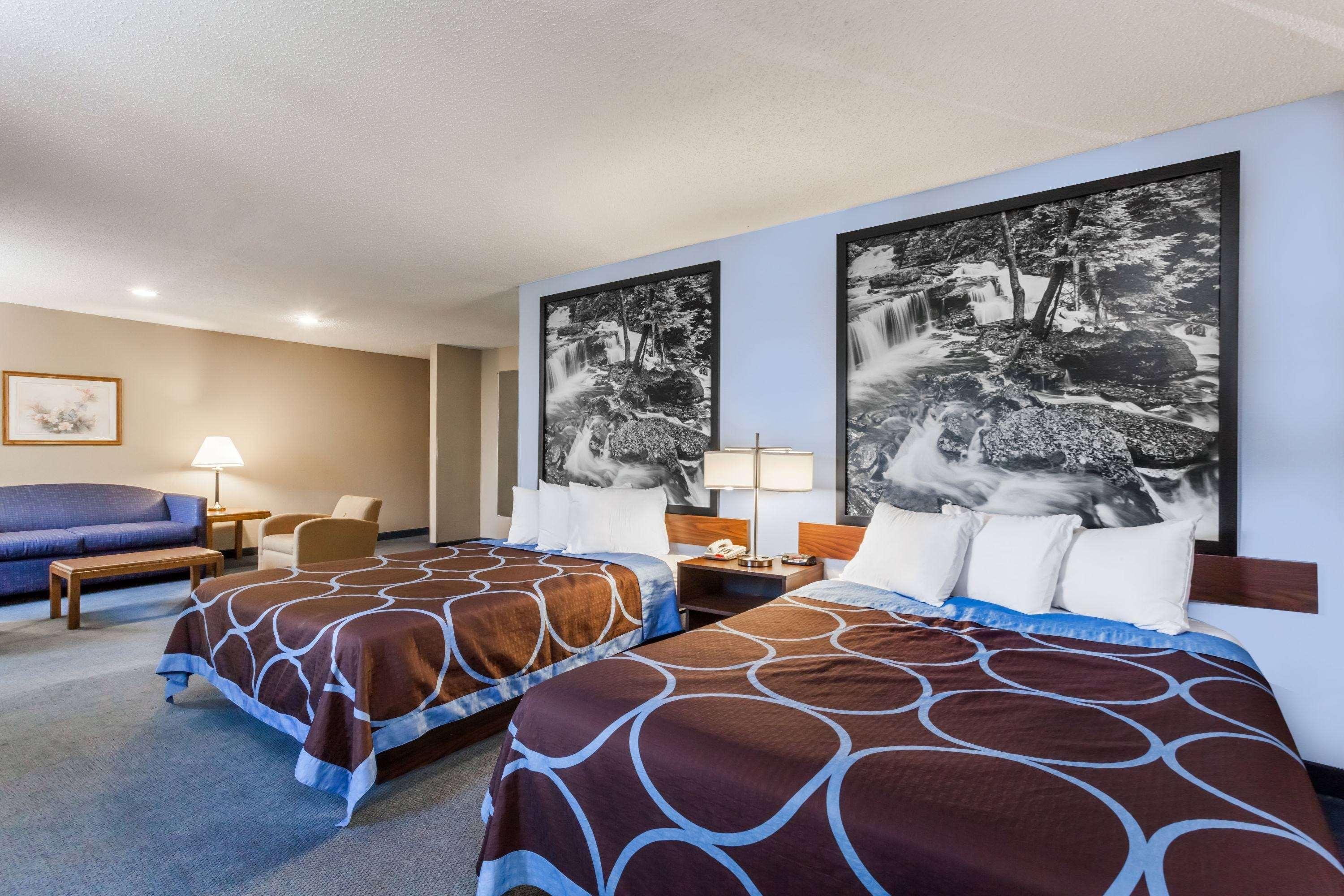 Super 8 By Wyndham East Stroudsburg - Poconos Hotell Exteriör bild