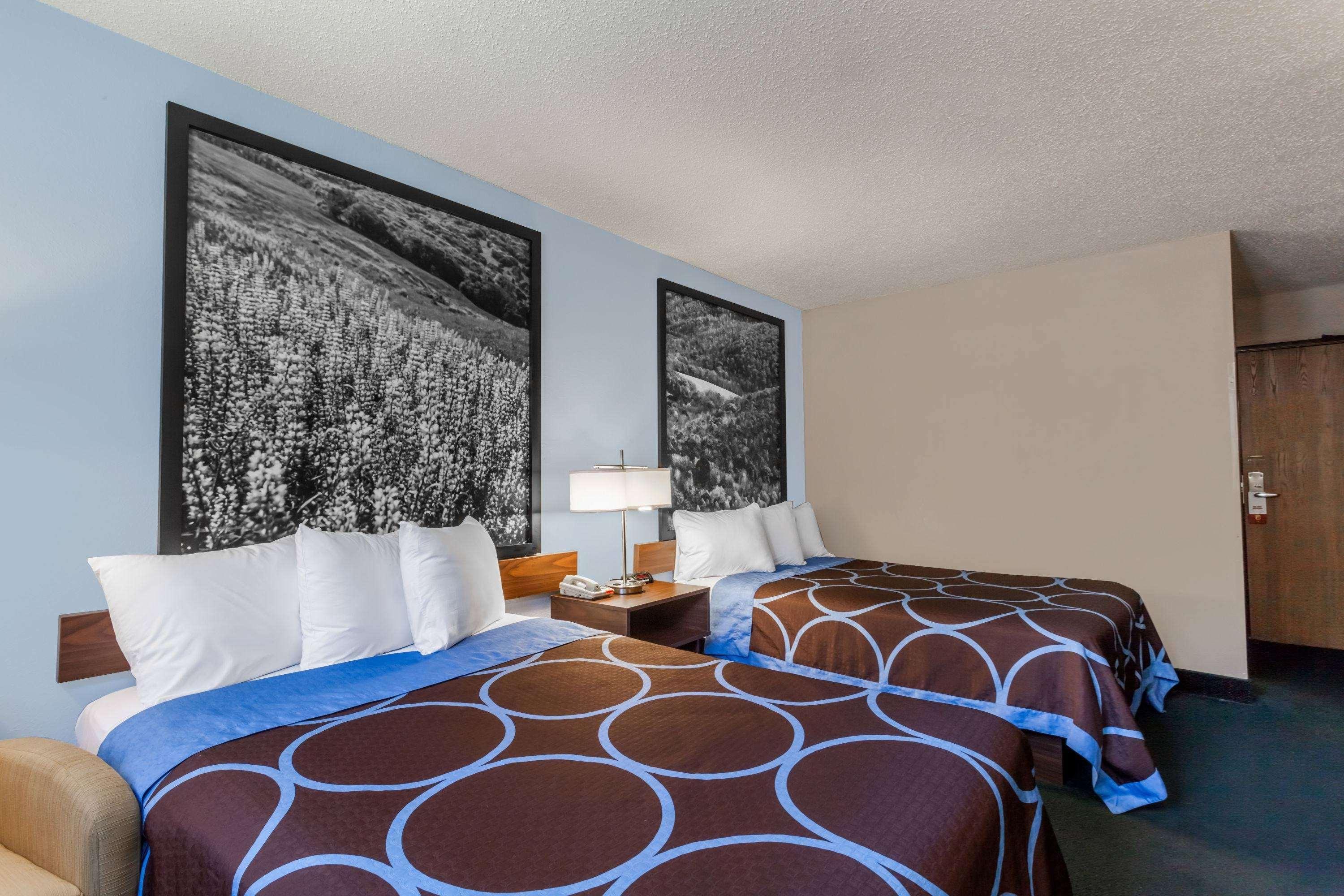 Super 8 By Wyndham East Stroudsburg - Poconos Hotell Exteriör bild