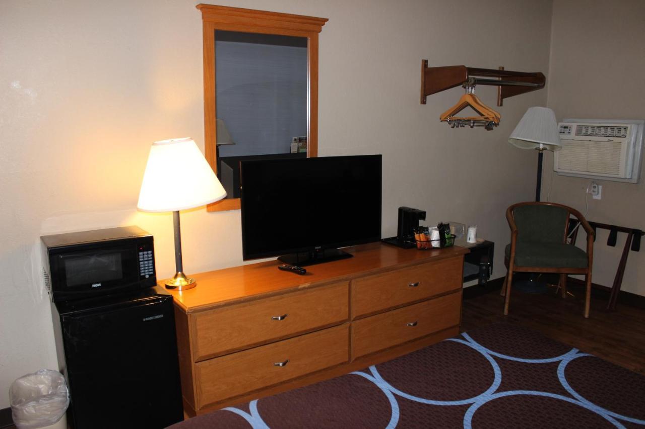 Super 8 By Wyndham East Stroudsburg - Poconos Hotell Exteriör bild